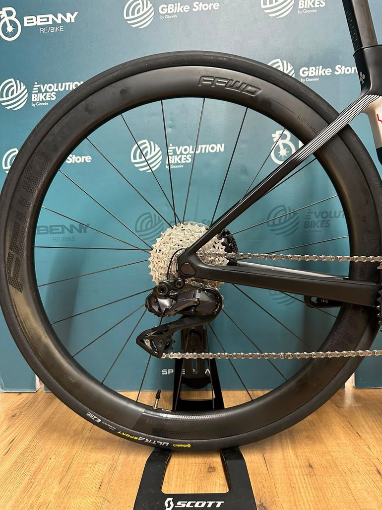 Colnago V4rs — gruppo Shimano Ultegra Di2, taglia 42