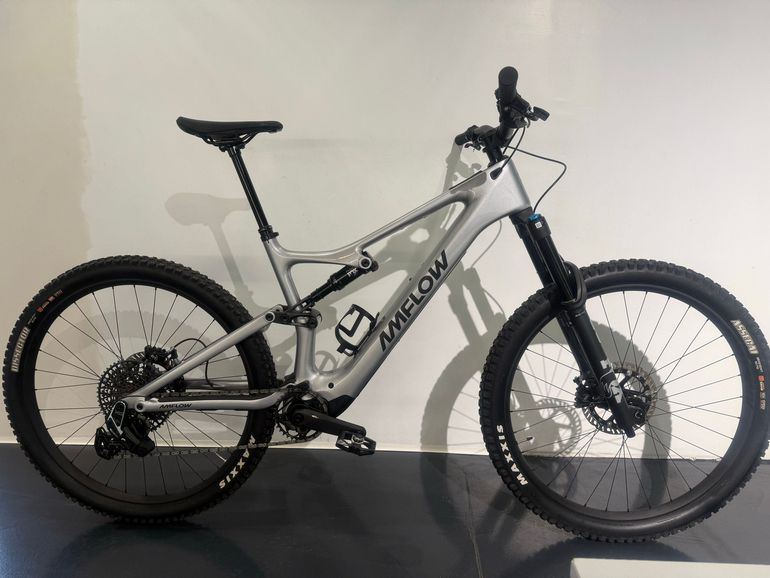 Amflow Custom 2026 usata — vista laterale