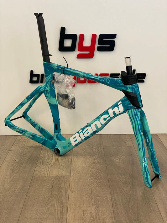 Bianchi Oltre Rc Founder Edition 2026 usata — vista laterale