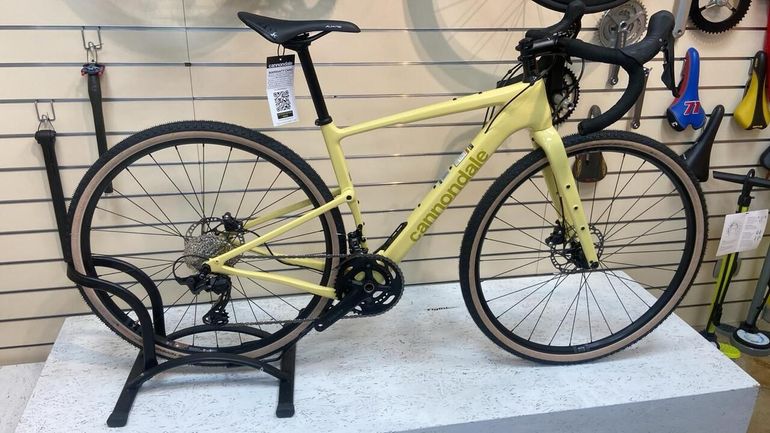 Cannondale Topstone Carbon 3 2024 usata — vista laterale