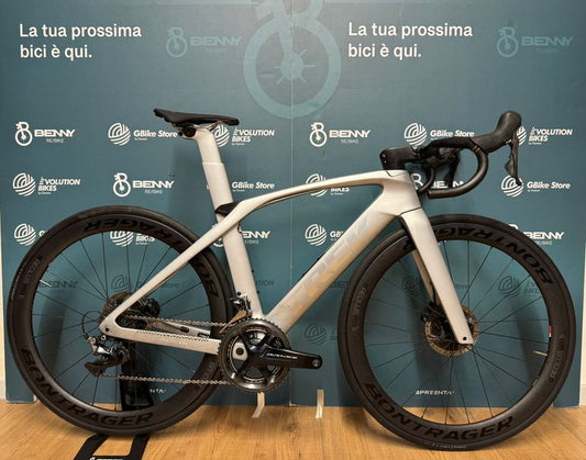 Trek Madone Slr 9 2019 usata — vista laterale