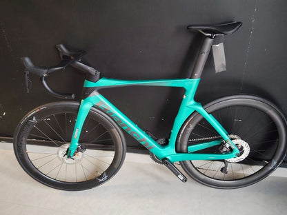 Bianchi Oltre Pro — gruppo Shimano Ultegra Di2, taglia 55