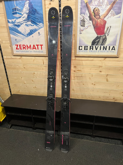 Blizzard Hustle 11 — raggio 19m, waist 112mm