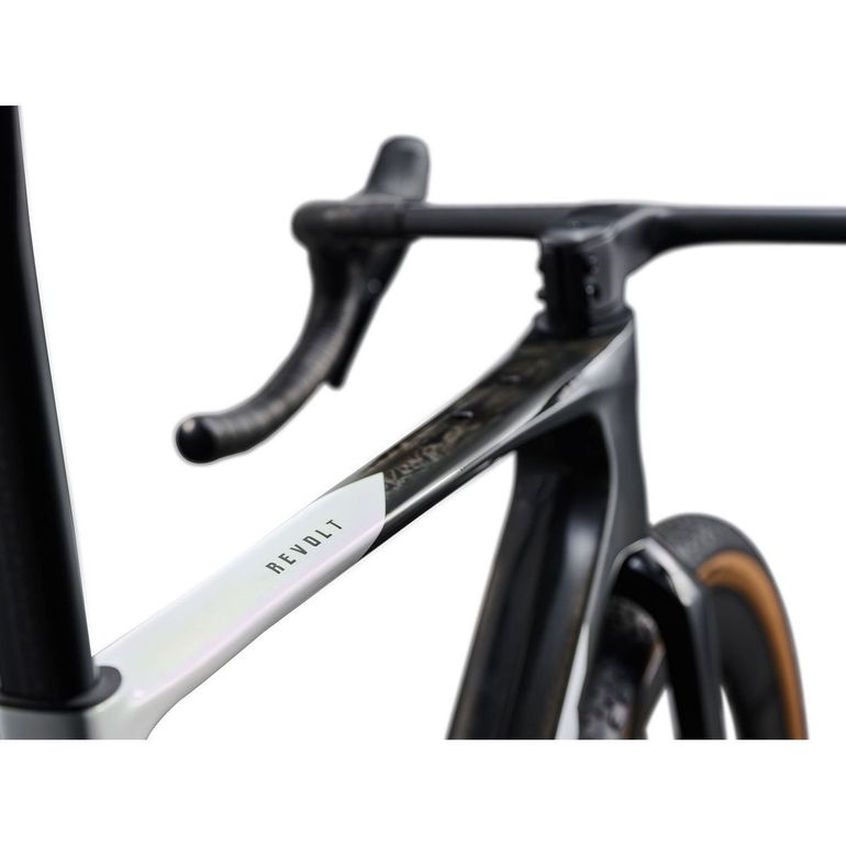 Giant Revolt Advanced Sl 0 2027 — Bici usata