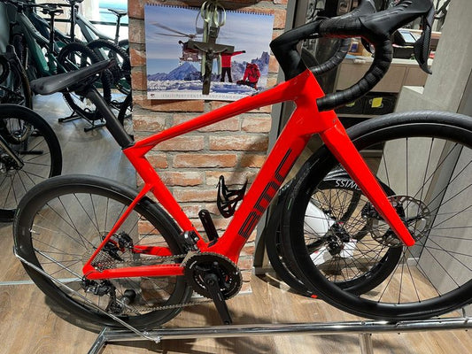 BMC Roadmachine 01 Amp Two 2024 usata — vista laterale