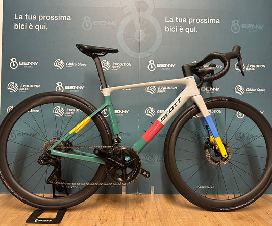 Scott Addict Rc Pro 2026 usata — vista laterale
