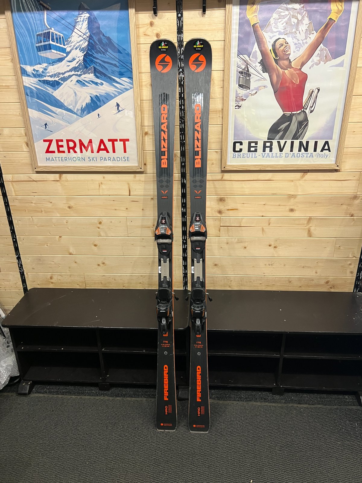 Blizzard Firebird HRC — raggio 15.8m, waist 69mm
