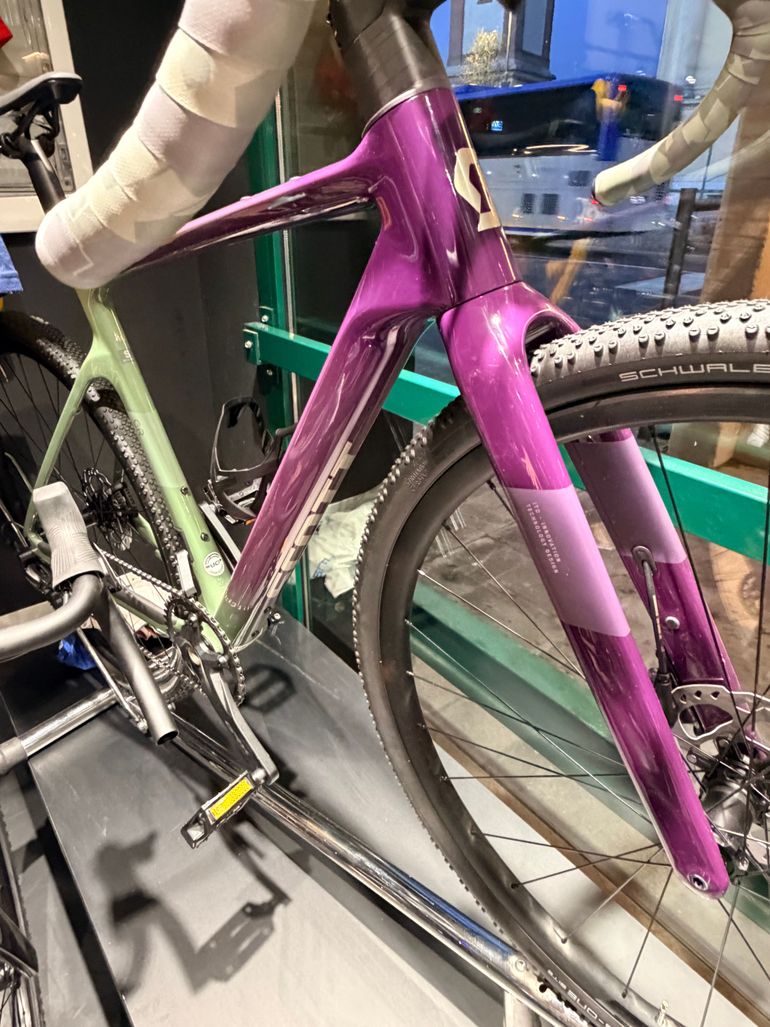 Scott Addict Gravel 40 2024 — Bici usata
