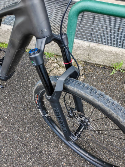 Cube Ams Hybrid One44 C:68x Race 400x Demo 2025 usata — dettaglio