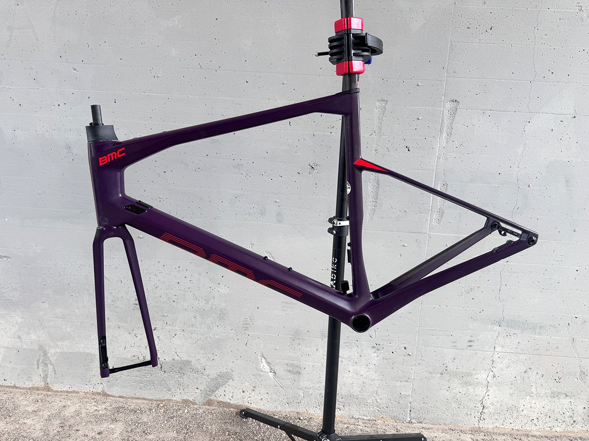 BMC Roadmachine 01 Three 2023 usata — vista laterale