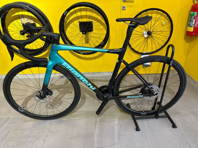 Bianchi Specialissima Comp 2026 usata — vista laterale
