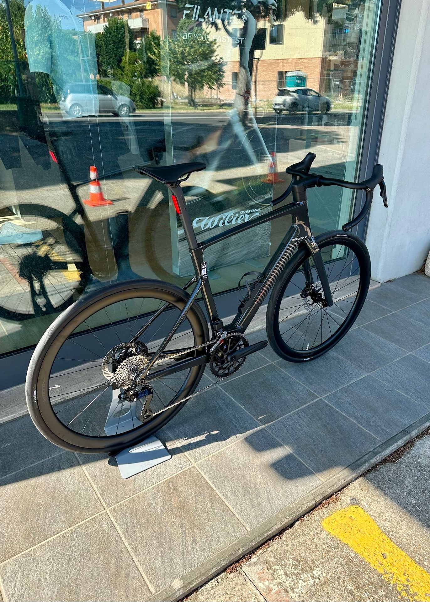 Scott Fastlane 20 — gruppo Shimano 105 Di2, taglia M