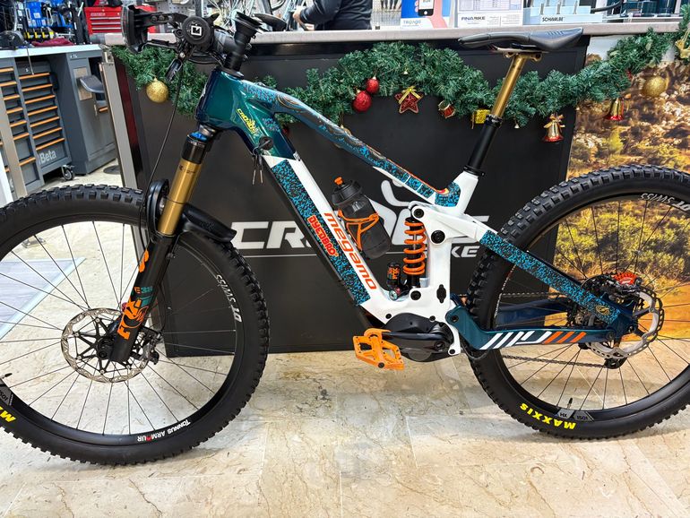 Megamo Crave Crb Gravity 2022 usata — dettaglio
