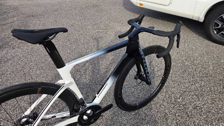 Pardus Custom 2027 usata — dettaglio
