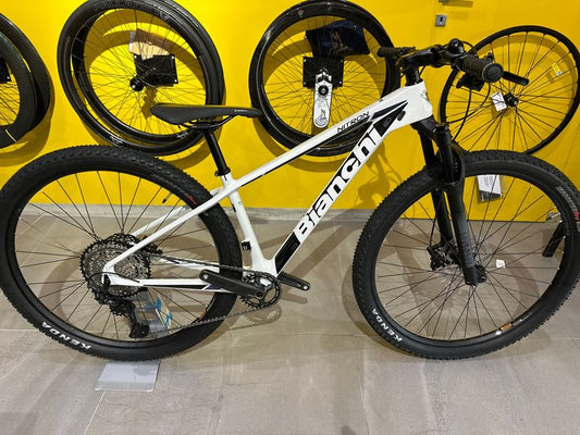 Bianchi Nitron - 9.3 - Xt/Slx 2022 usata — vista laterale