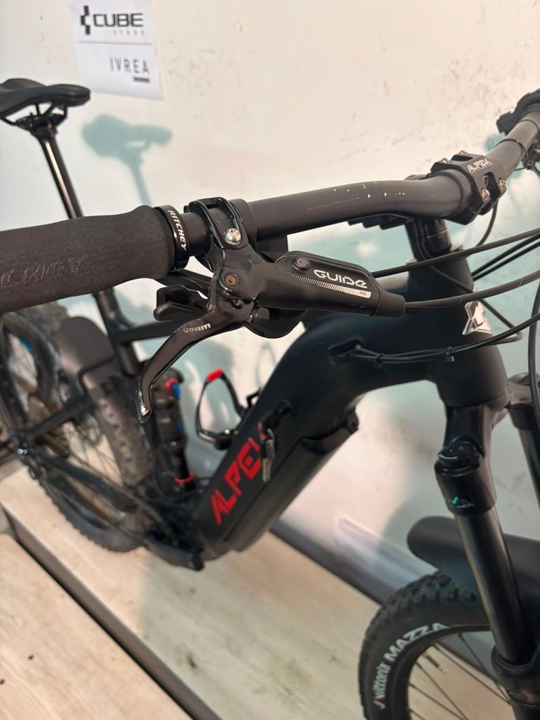 Alpek Evoke 2020 usata