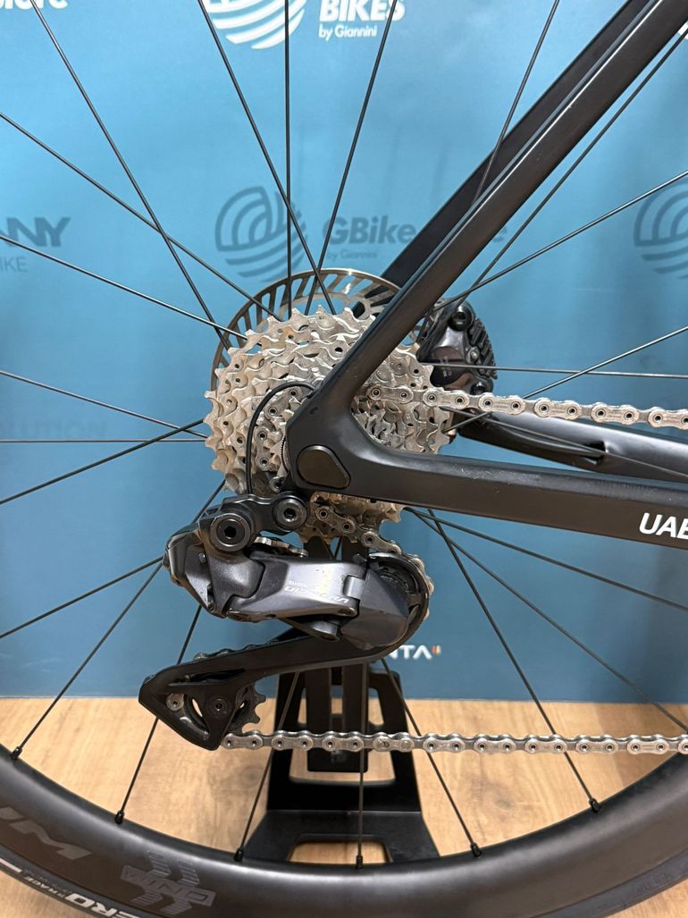 Colnago V4rs Uae Emirates — gruppo Shimano Ultegra Di2, taglia M