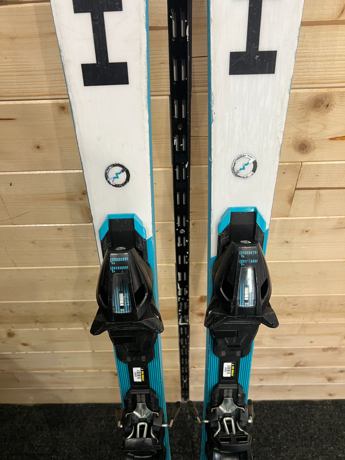 Head Head Worldcup Rebels e.XSR 2024 — Da Pista usato
