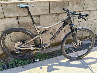 Orbea Oiz M30 2022 usata — vista laterale