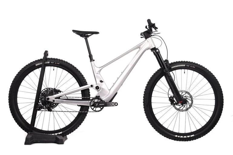 Scott Genius 940 2024 usata — vista laterale