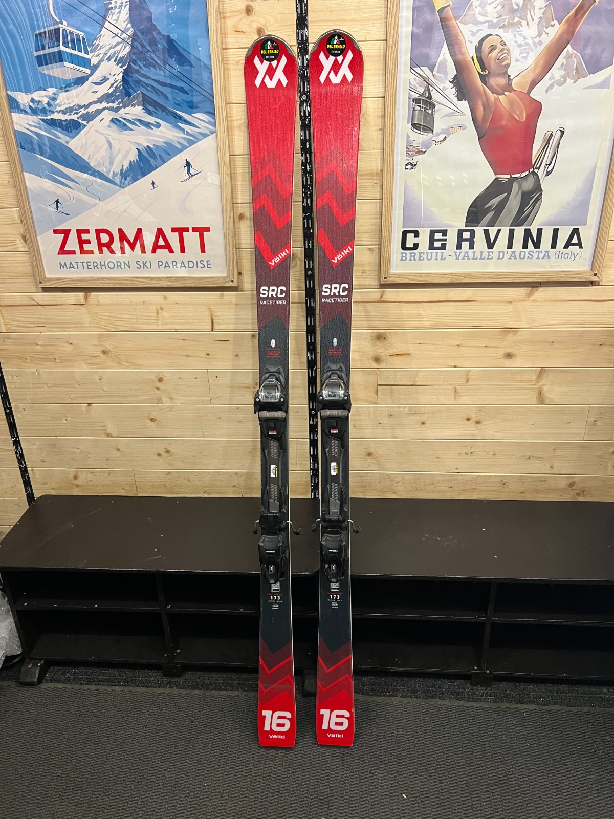 Volkl Racetiger SRC — raggio 15.8m, waist 73mm