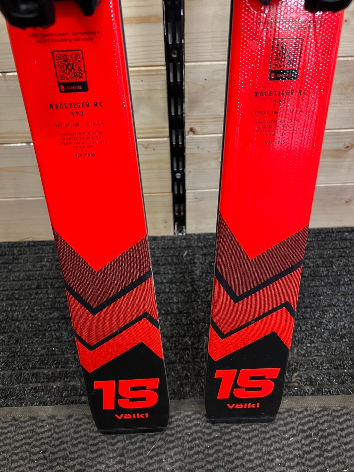 Volkl Racetiger RC Black 2025 usato — dettaglio