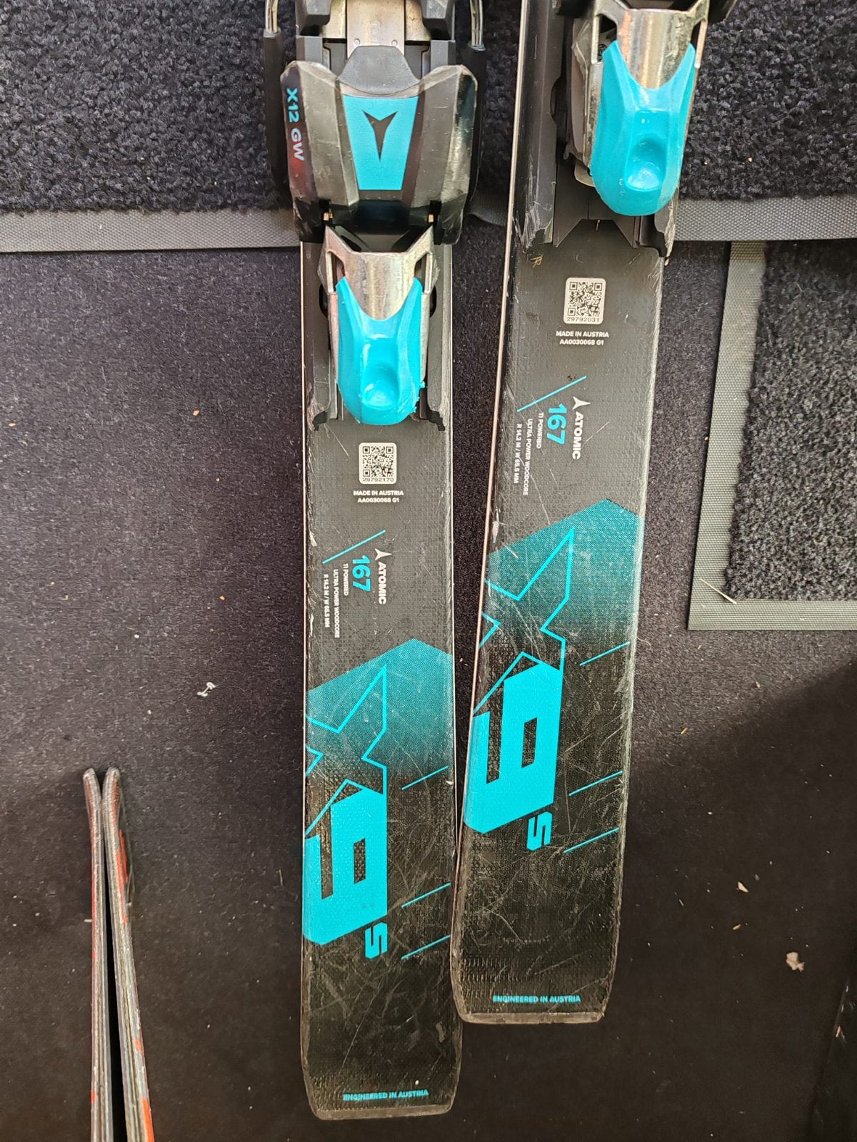 Atomic Redster X9S Revoshock S — attacco X 12 GW, Buone condizioni