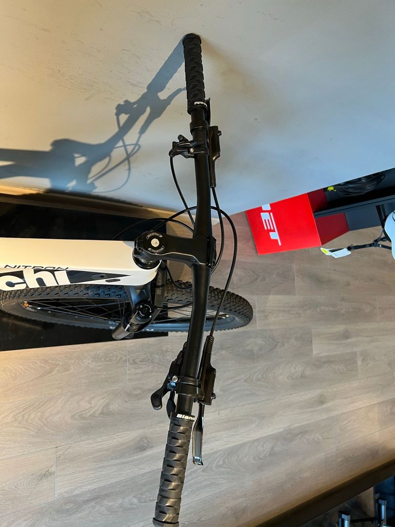 Bianchi Nitron 9.3 Xt/Slx 2024 usata — dettaglio
