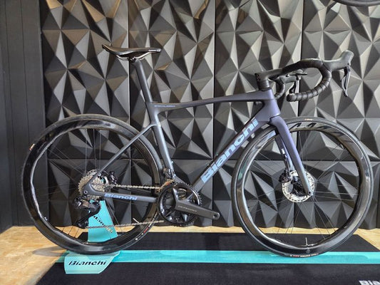 Bianchi Specialissima Comp 2025 usata — vista laterale