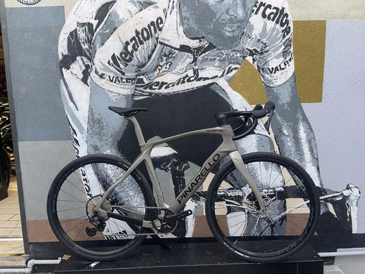 Pinarello Grevil F5 2025 usata — vista laterale