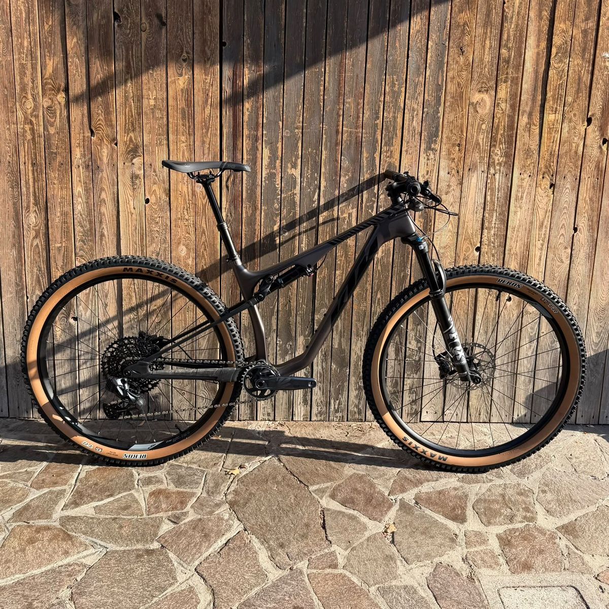 KTM Scarp Elite 2025 usata — vista laterale