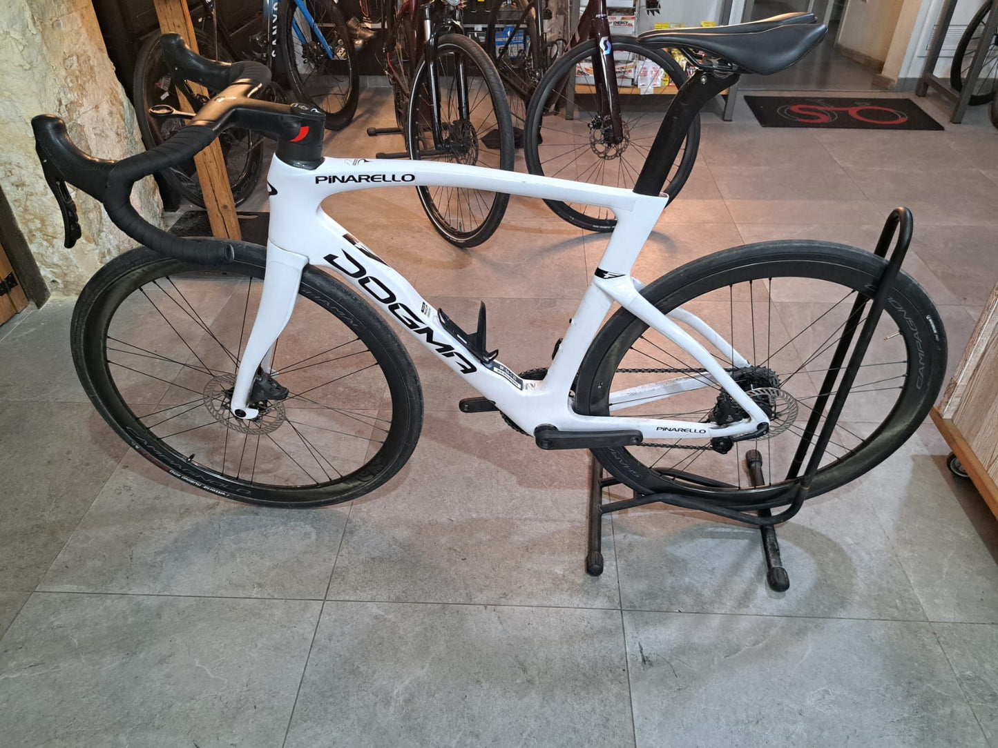 Pinarello Dogma F Wrl 2024 usata