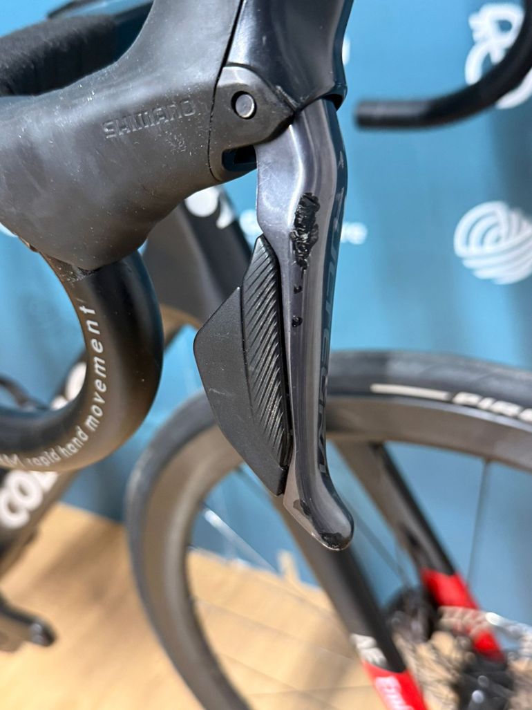 Colnago V4rs Uae Emirates 2024 usata — dettaglio