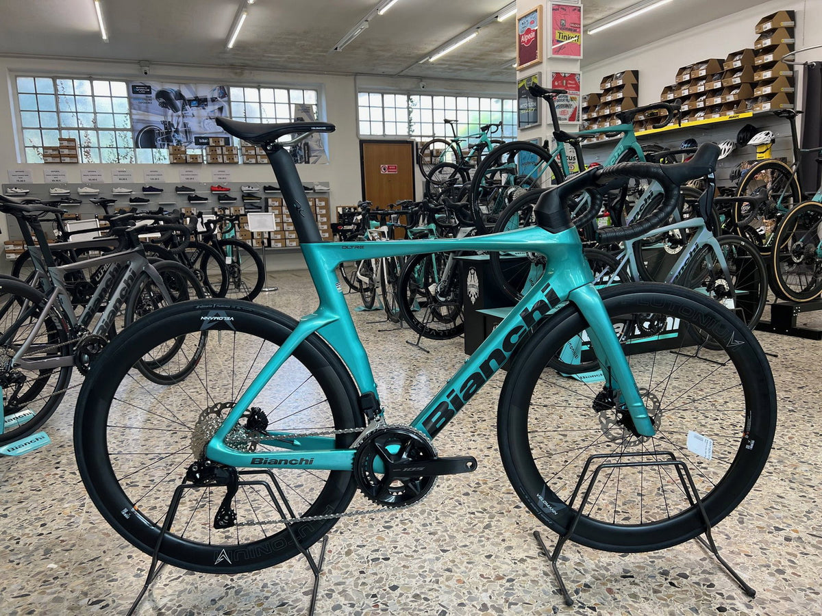 Bianchi Oltre Comp 2023 usata — vista laterale