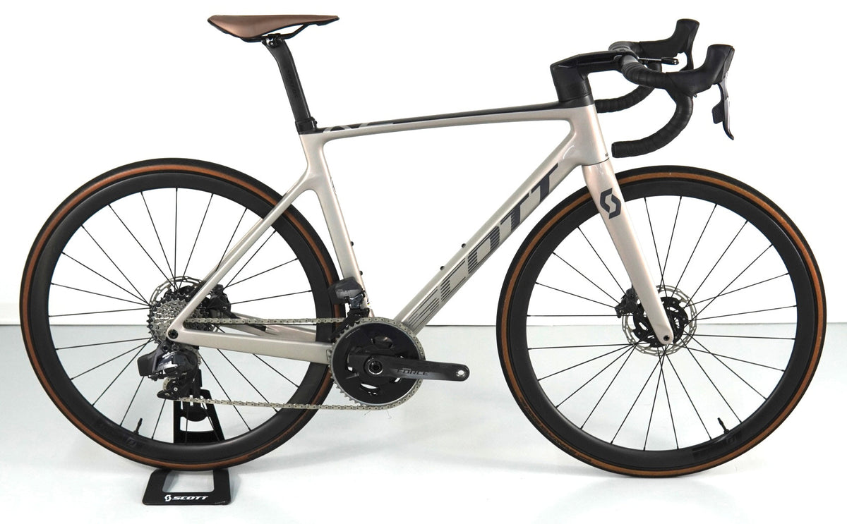 Scott Addict Rc 10 2021 usata — vista laterale