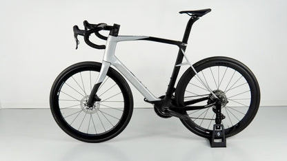Pinarello X9 Tg — gruppo Campagnolo Super record elettronico 13v, taglia 580