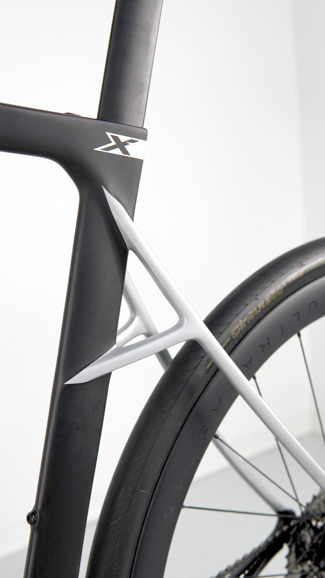 Pinarello X9 Tg 2026 usata — dettaglio