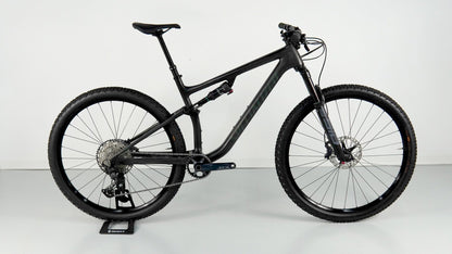 Specialized Epic Evo 2022 usata — vista laterale
