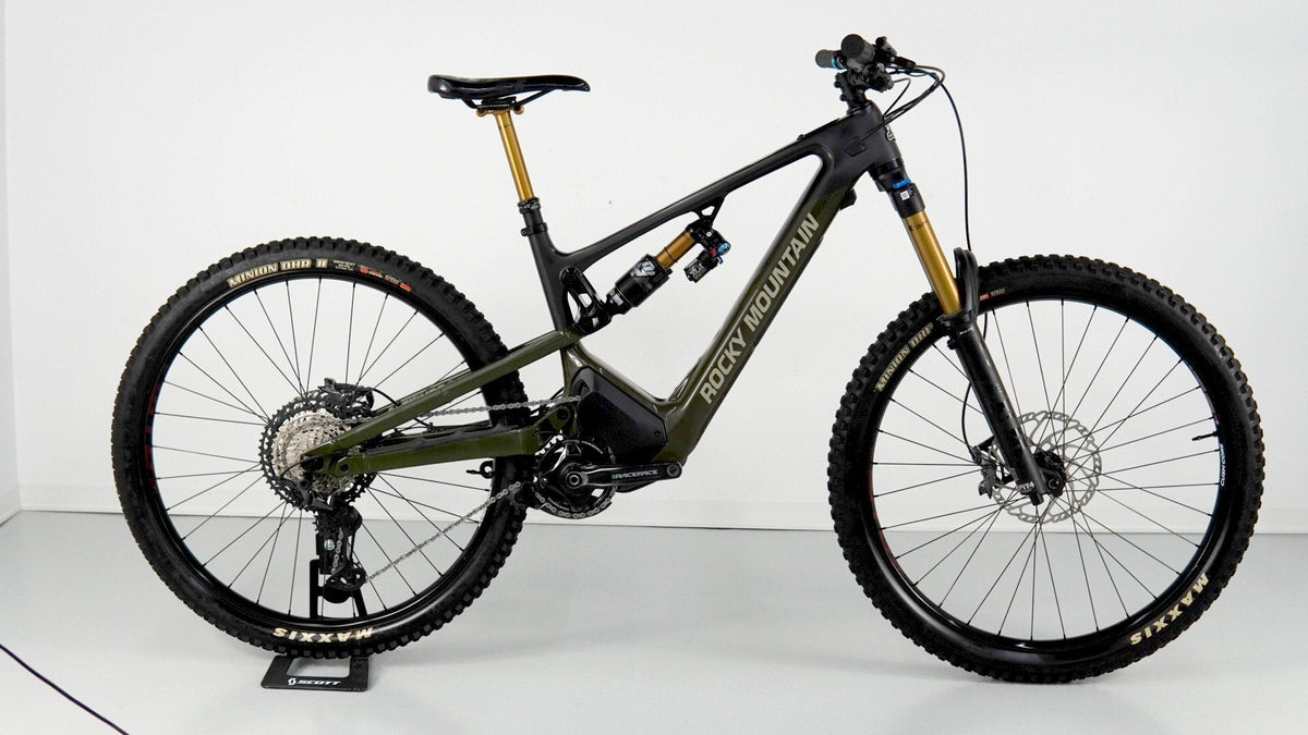 Rocky Mountain Altitude Powerplay Carbon 90 2022 usata — vista laterale