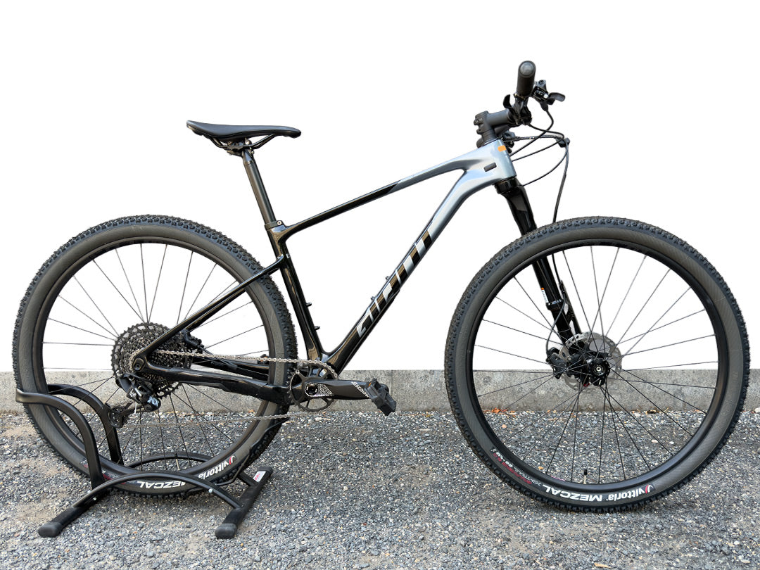 Giant Xtc Advanced 29 2022 usata — vista laterale