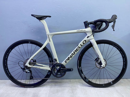 Pinarello Paris 2021 usata — vista laterale