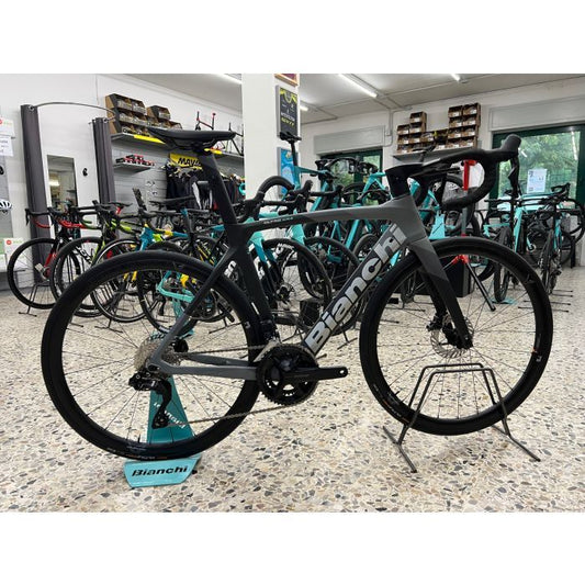 Bianchi Oltre Xr4 2024 usata — vista laterale