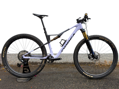 Orbea Oiz M Pro 2023 usata — vista laterale