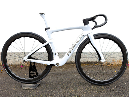 Pinarello Dogma F 2026 usata — vista laterale