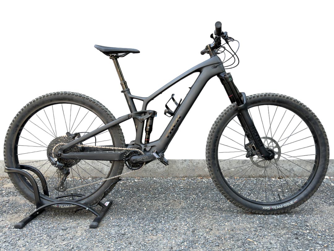 Trek Fuel Ex E 9.5 2024 usata — vista laterale
