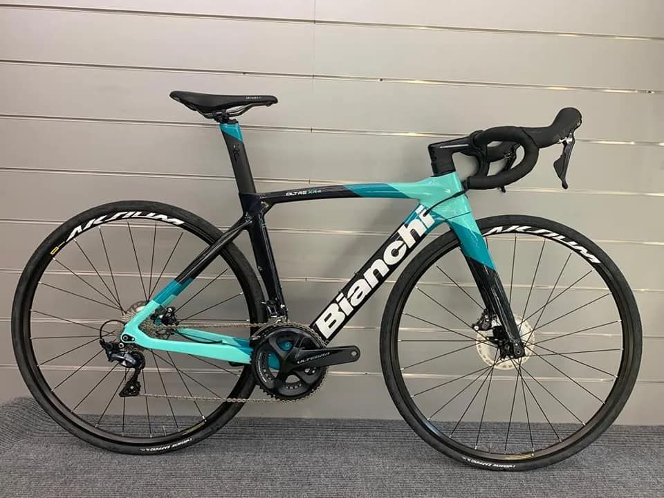Bianchi Oltre Xr4 2016 usata — vista laterale