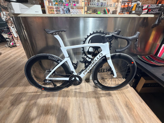 Pinarello Dogma F Dura Ace 2026 usata — vista laterale