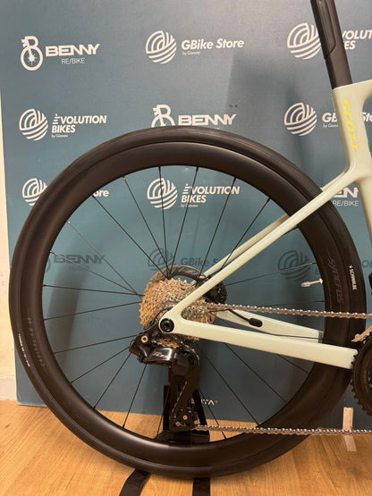 Scott Addict 30 — gruppo Shimano 105 Di2, taglia M