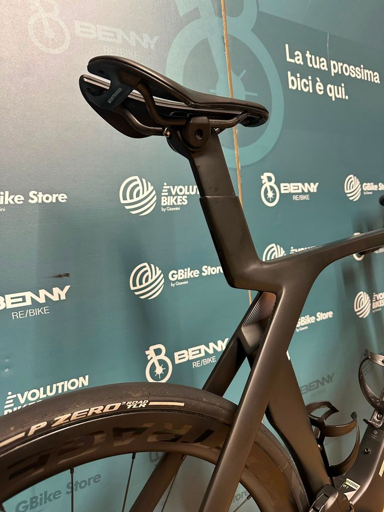 Trek Madone Slr 7 Gen 7 2024 usata — dettaglio