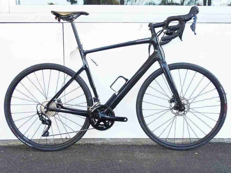 Cannondale Synapse Carbon 3 L 2022 usata — vista laterale